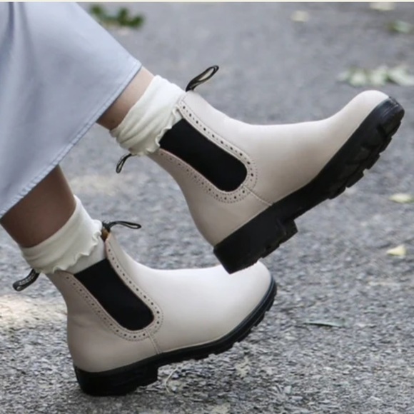Blundstone Cream Ankle Boots - Picture 1 of 16